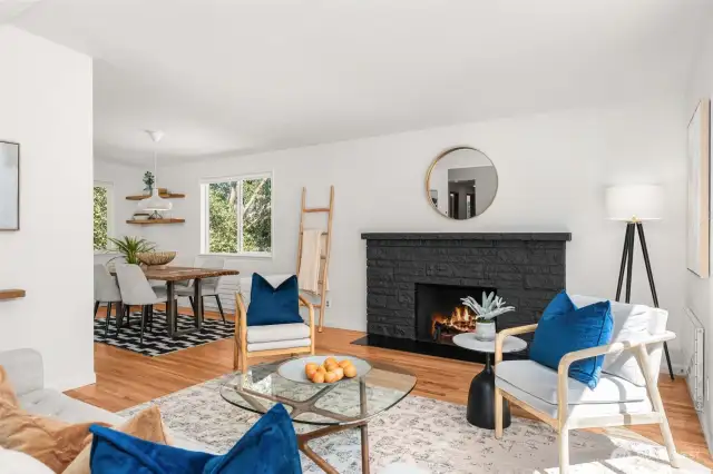 Vaulted ceiling, fireplace, hardwoods... dreamy