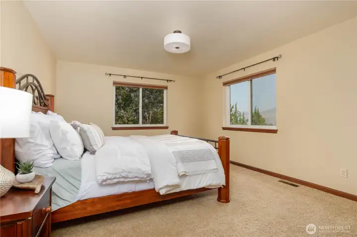 Upstairs Bedroom 2