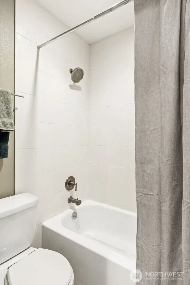 Full shower/bath