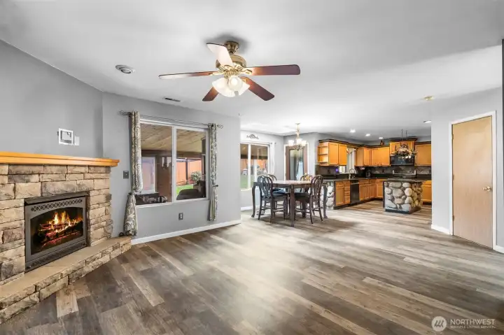 A layout that just works—open where you want it, connected where it matters