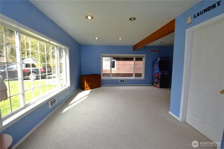 Bonus Room/Great Room/Formal Living Room/Rec Room/Flex Room/Game Room