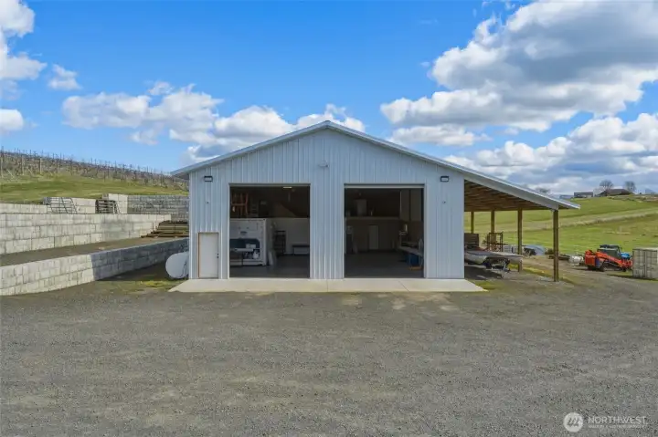 3,240 sq ft w/3phase power