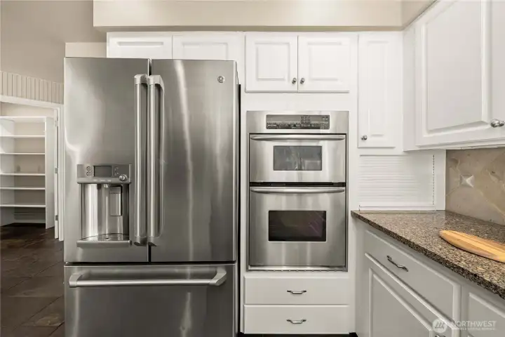 Stainless appliances add modern appeal.