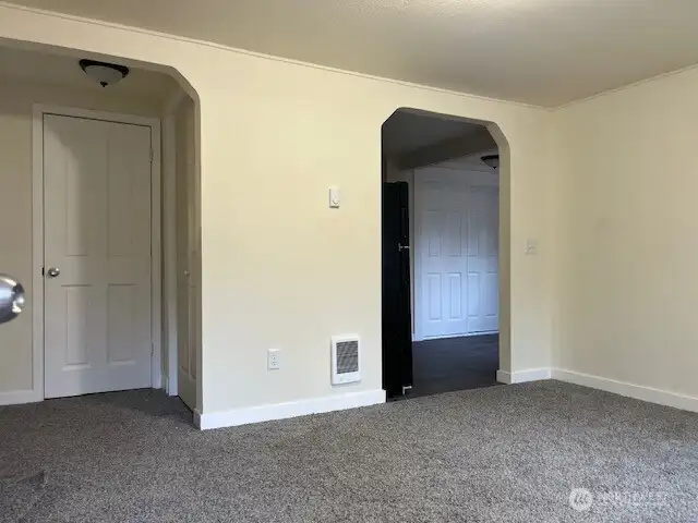 12518 Looking at front door