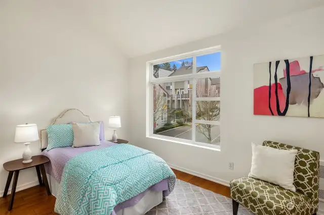 Second bedroom with its own en suite bath.