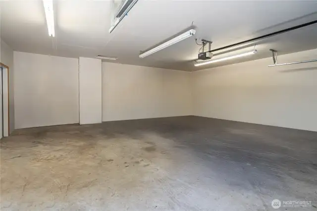 Oversized 2 car garage   Virtually staged