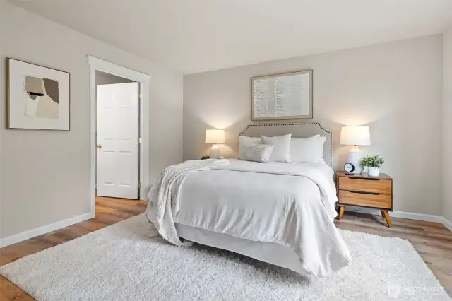 Primary suite on the main.