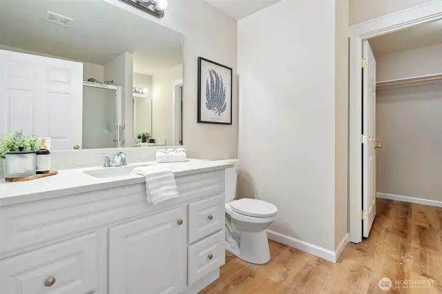 Main level primary ensuite.
