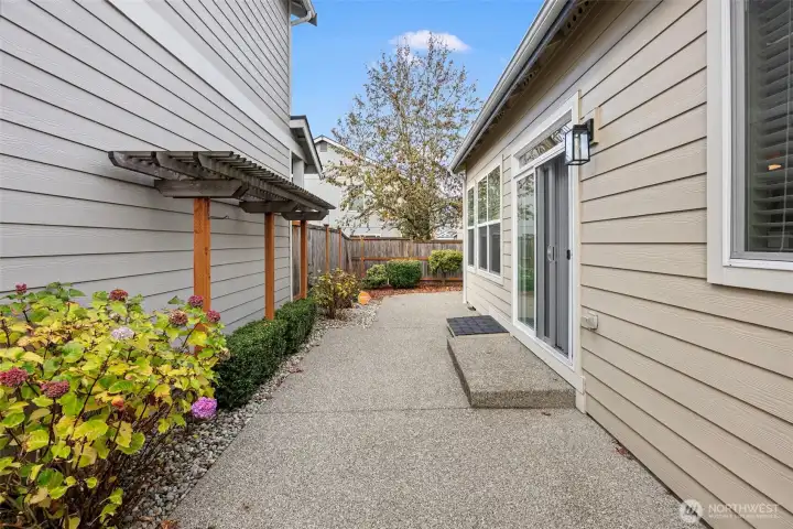 House next door is near, but not a privacy hinderance.