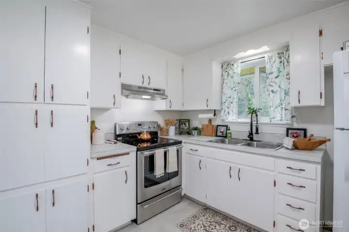 No sacrificing here- Space AND storage.