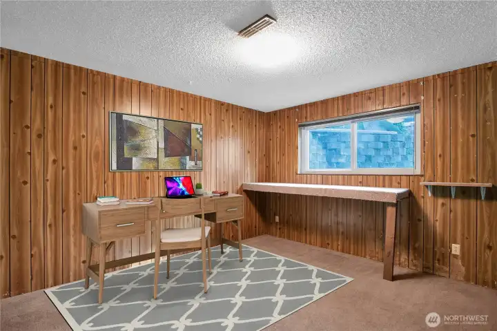 Bonus room, can be a 5th bedroom, office or work space. Also has a private workshop!