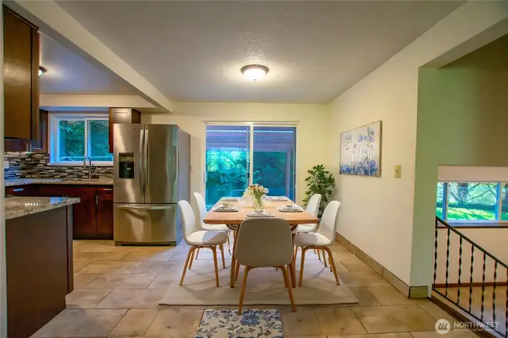 Dining Space virtually staged