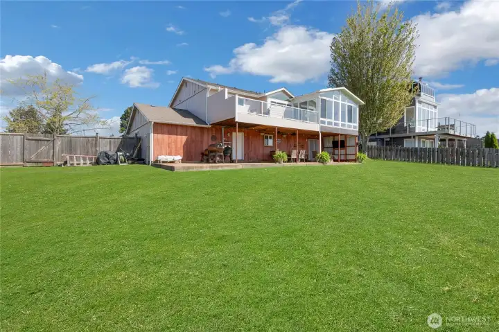 Endless Yard Space for Privacy, Entertaining, Sports, you name it, Keep back Lot for Privacy, build a dadu or Sell it off in the Future.....Endless Possibilities.....