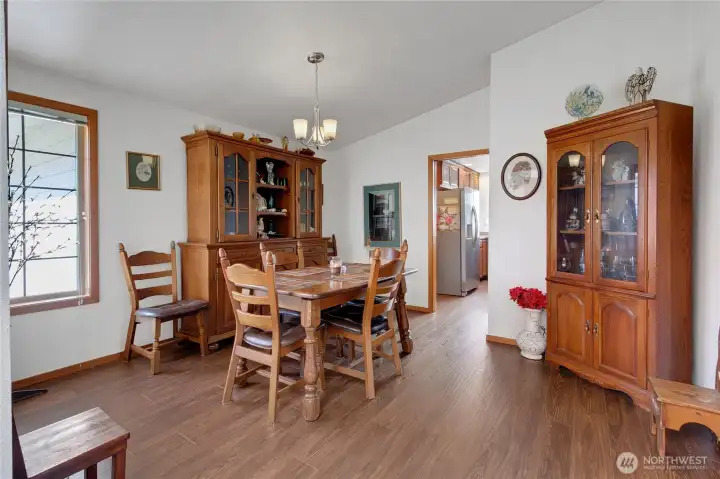 Dining room off kitchen can manage large dining table