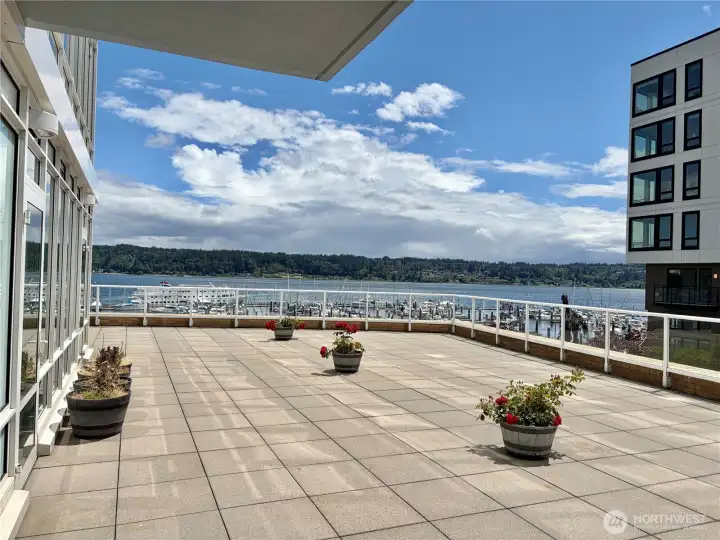 Side patio