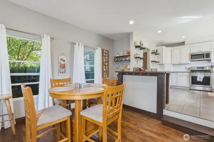 Eating area in kitchen.
