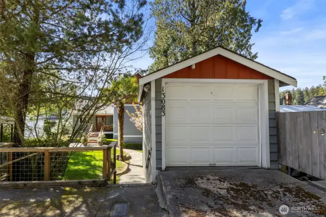 1 Car Garage with extra space below