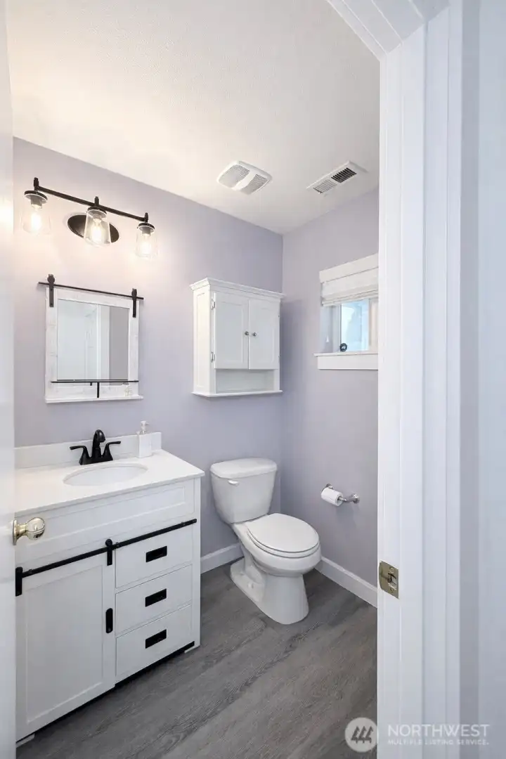 Half bathroom in main level