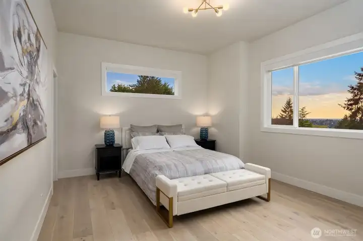 Main Floor en-suite Bedroom