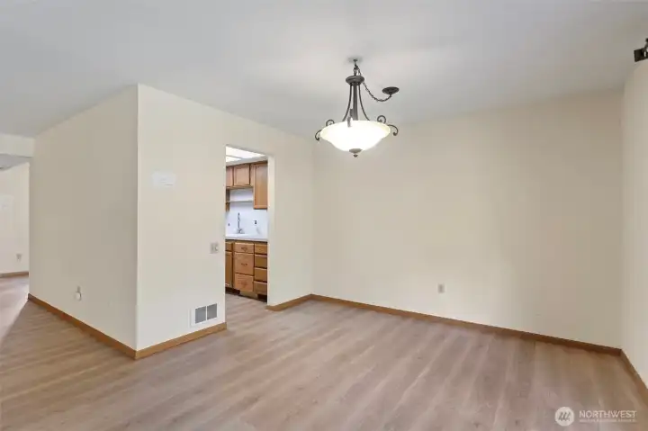 Dining room - new floors!
