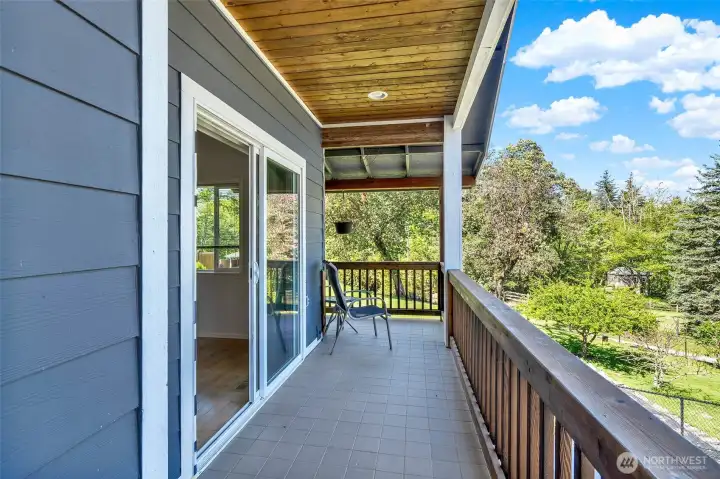 Upper wrap around deck