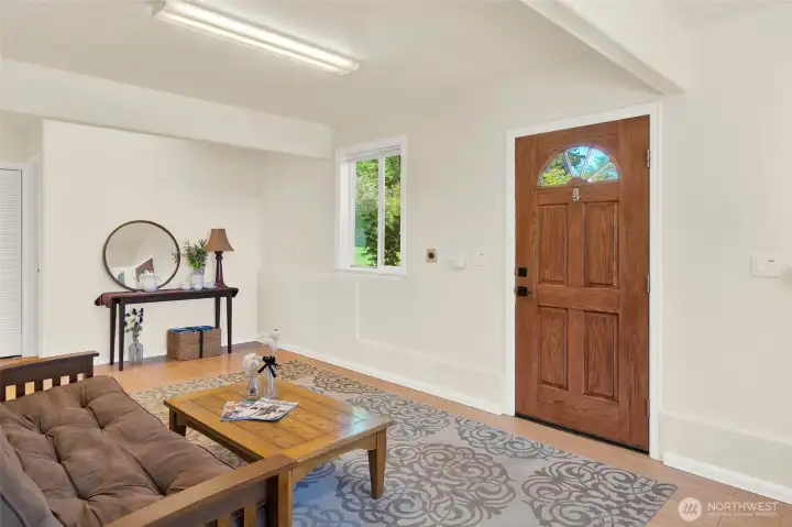 Use as income producing airbnb w/separate entrance