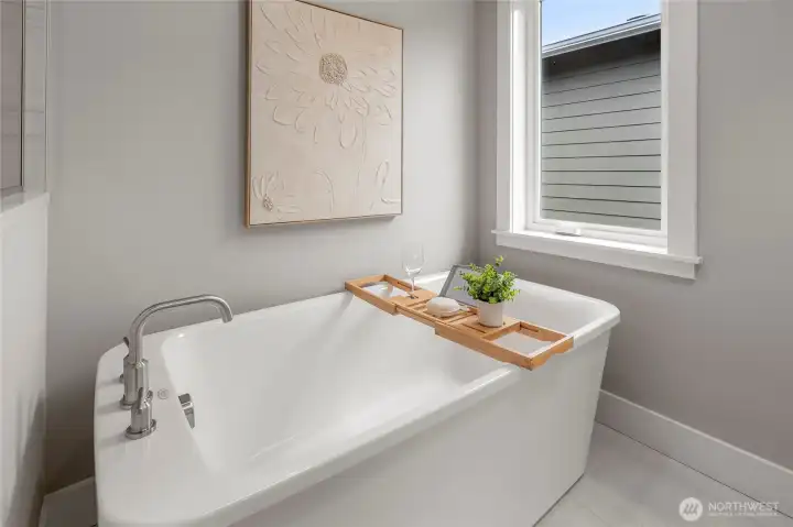 Primary bedroom bathtub Primary bedroom bathtub