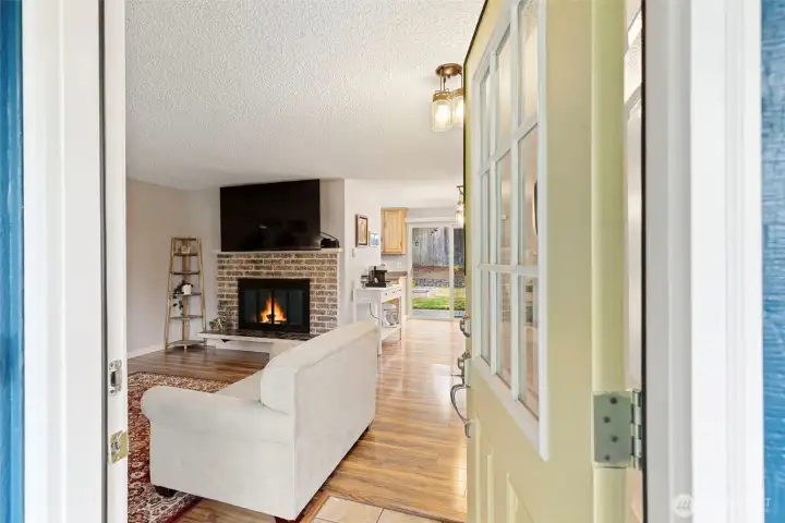 Welcome to this bright home.