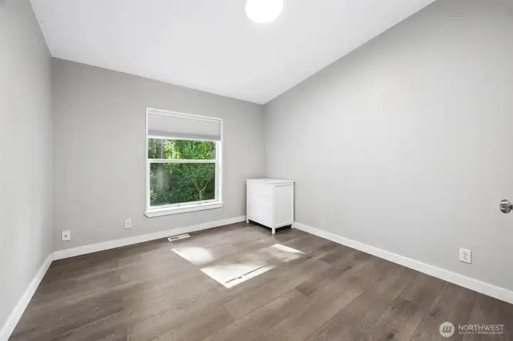 Spare bedroom.