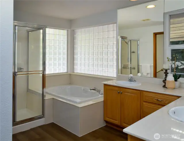 Main 5 piece bath