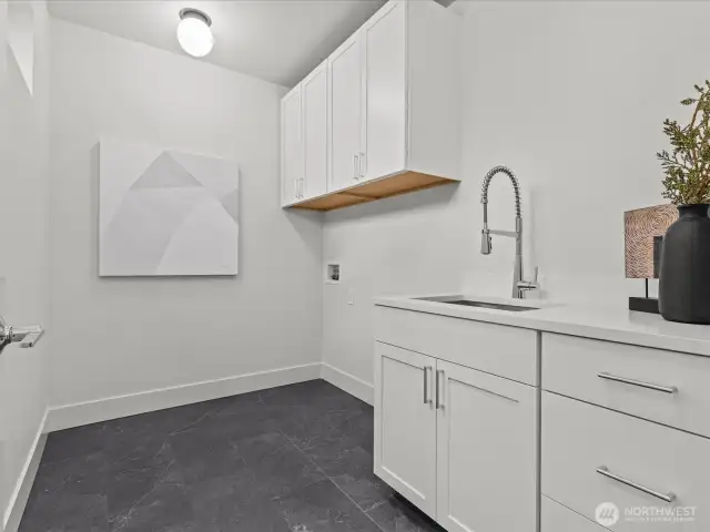 Spacious laundry room!