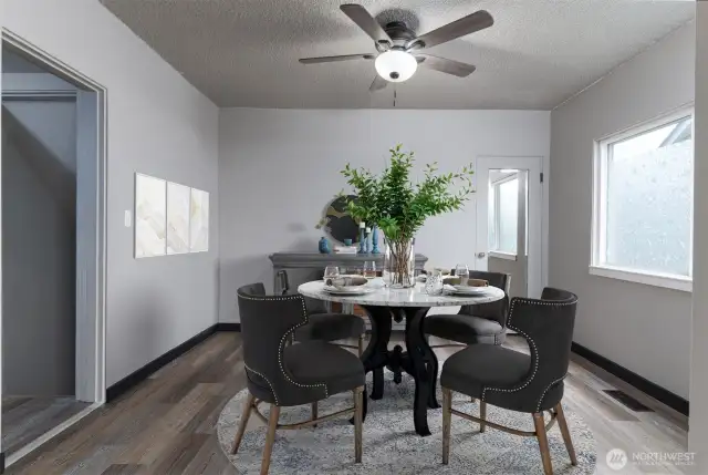 Virtually staged dining room