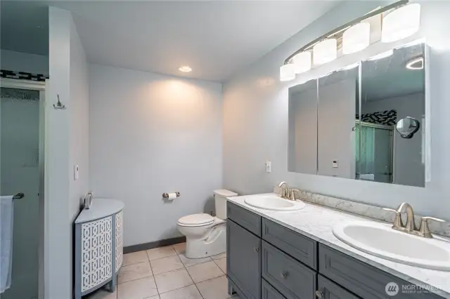 Spacious primary bath