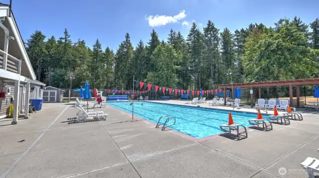 This is the 2nd pool in Klahanie and it has excellent sports courts nearby.