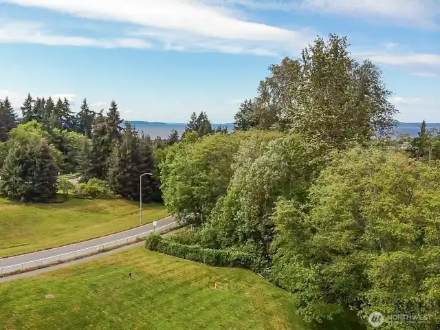 Beautiful views and close to town center