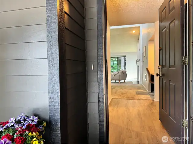 2 bedroom/2 bath top floor condo unit in the sought after Park Meridian community with new flooring and fresh interior paint throughout.