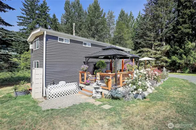 DADU is ready for guests, VRBO, home office space or you name it.