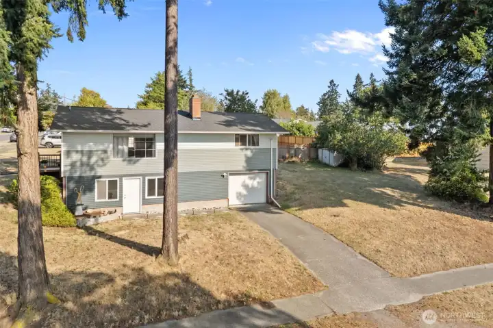 Driveway or garage parking!