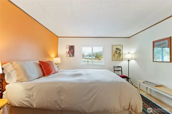 Bright and cozy!