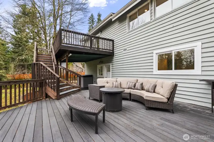 Another view of the deck