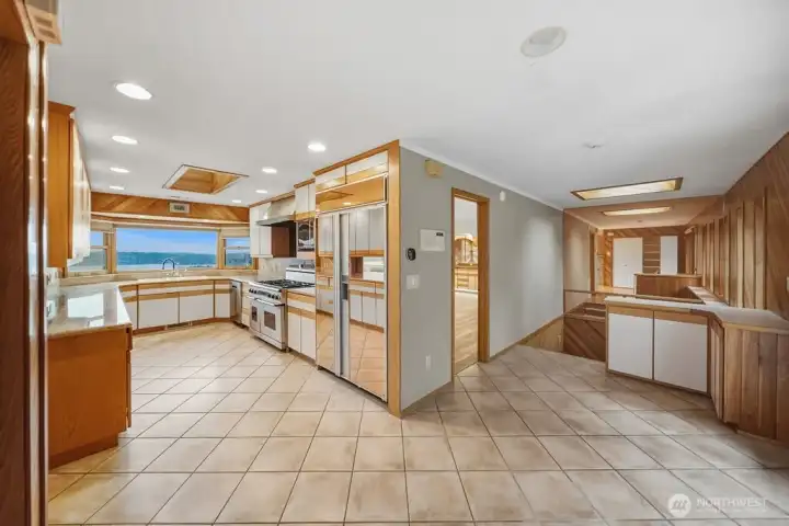 Kitchen entry