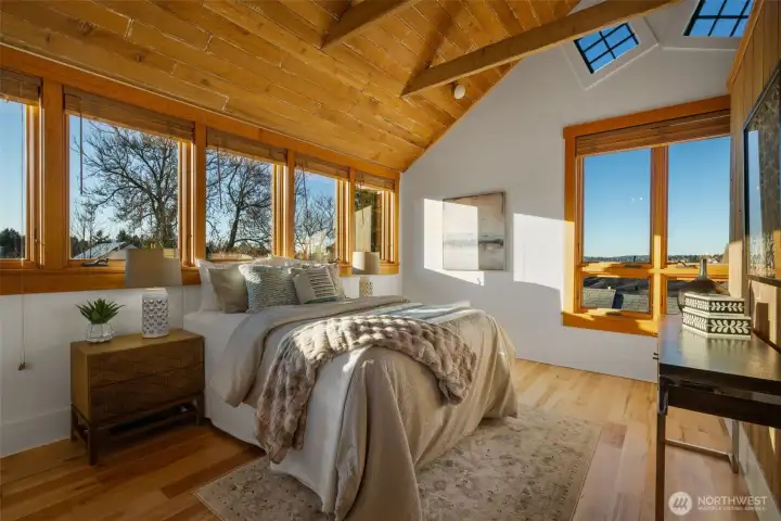 A stunning space, filled with light and territorial views looking east and south.