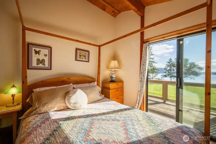 Main bedroom, upper level
