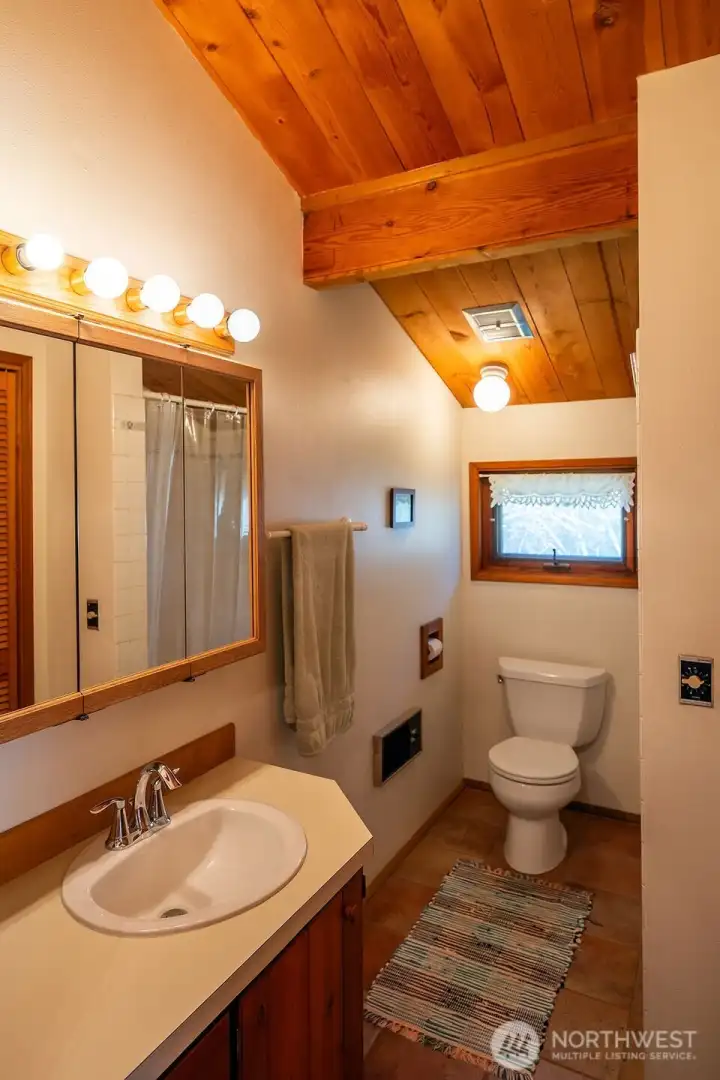 Full bathroom, second level