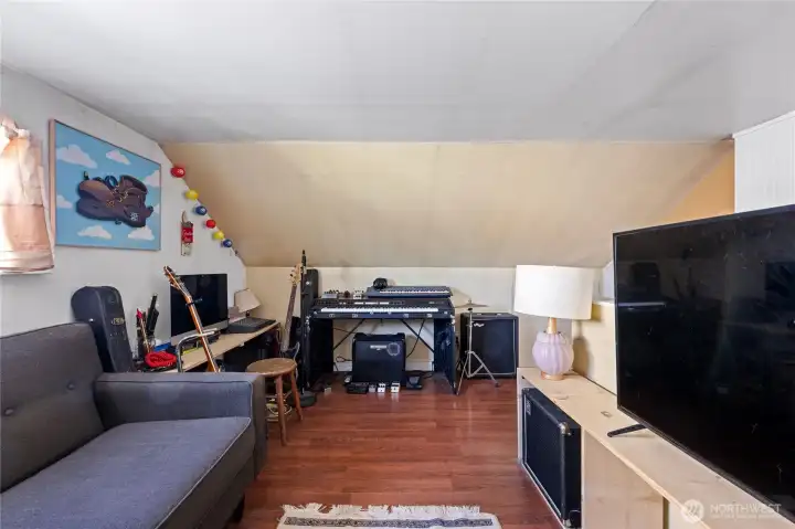 Bonus Room, upstairs