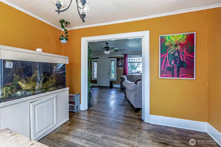 Dining room. Check out that fishtank
