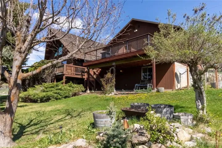 Updated and remodeled 2 bedroom Winthrop view home.