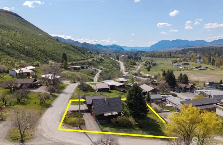 Divisible lot on quiet in town street.