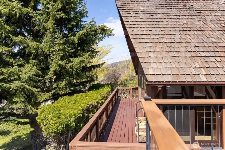 Wrap around cedar decking in good condition.