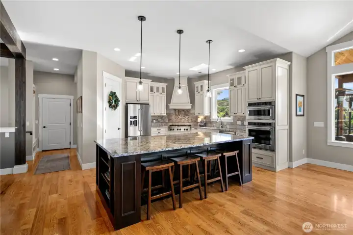 12' eating bar & rich hardwood floors